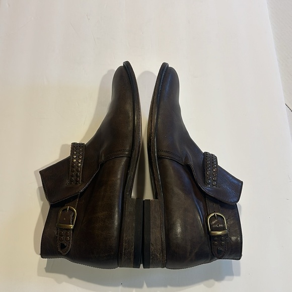 Hollywood Trading Co HTC brown leather ankle boots w side adjust buckle Italian main image 6